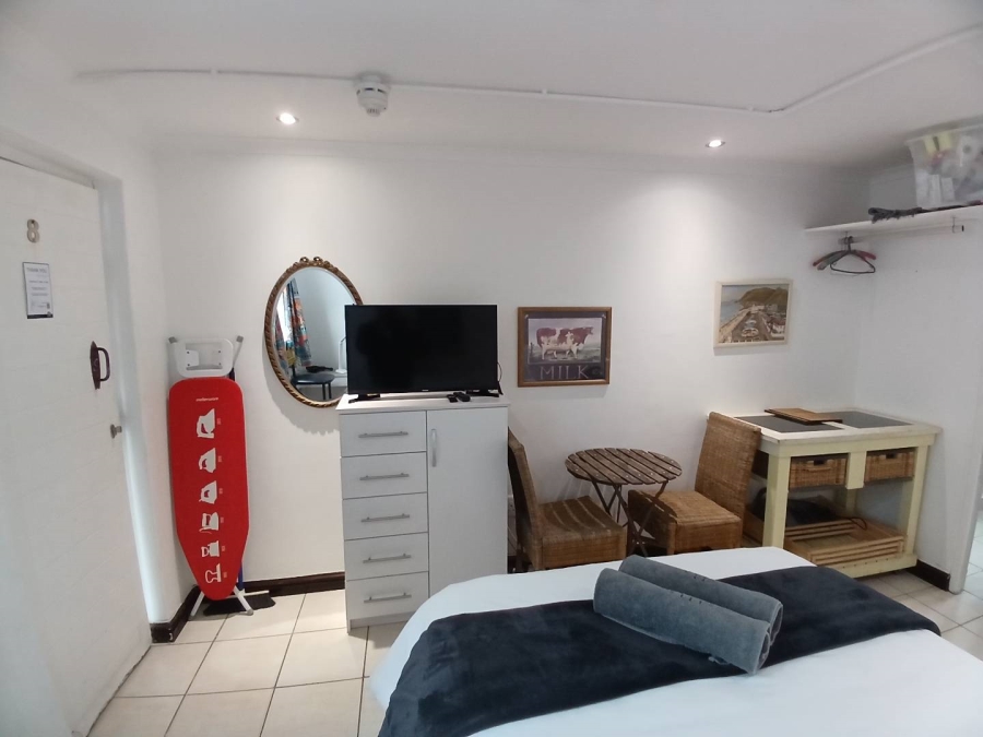 To Let 1 Bedroom Property for Rent in Muizenberg Western Cape